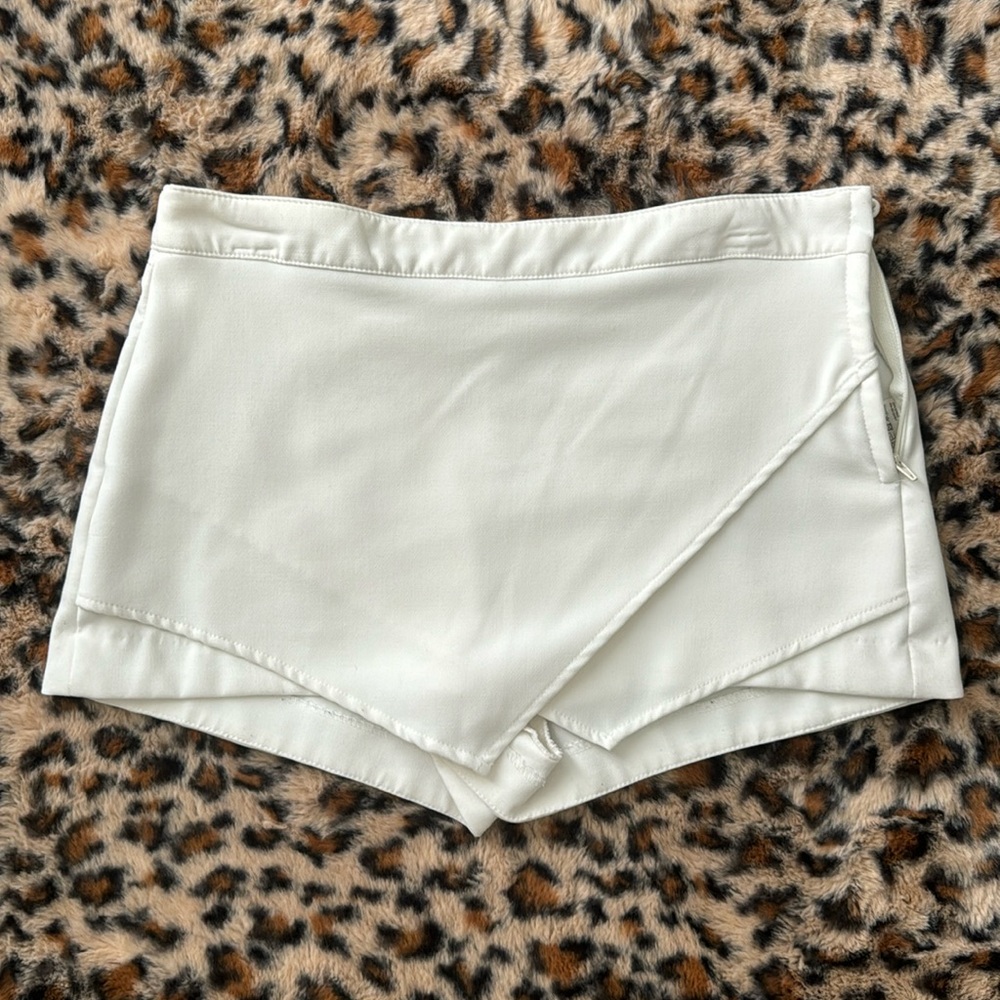 H&M asymmetrical white skort